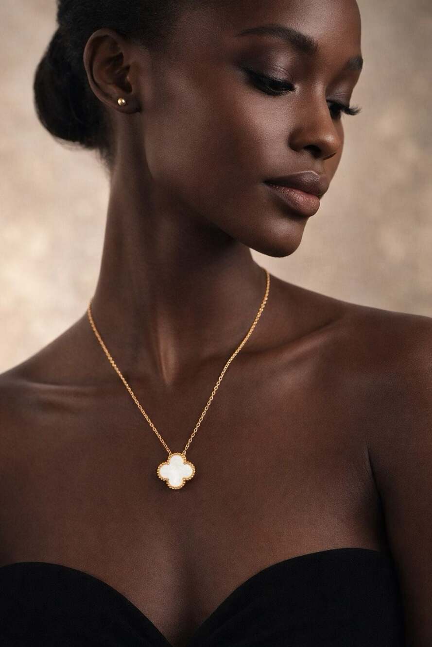 LUXX URBAN Clover Pendant Necklace Ivory Mother of Pearl 18KGP